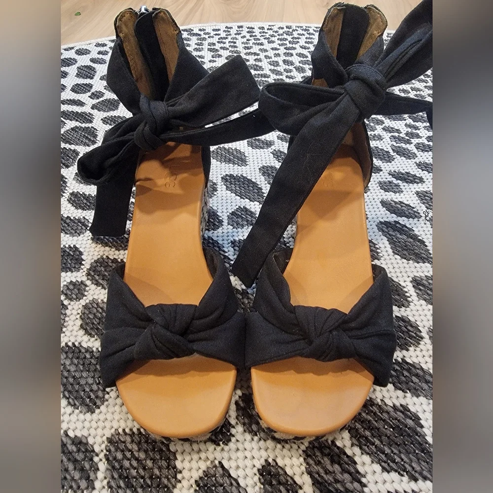 UGG Black Women's Wedge Sandals Size 6.5 - Picture 5 of 5
